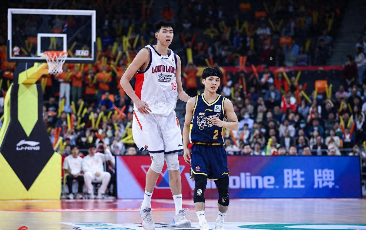 开云电竞苹果版-CBA球员进步榜！广东旧将第一，山西两人入选，韩德君接班人第三