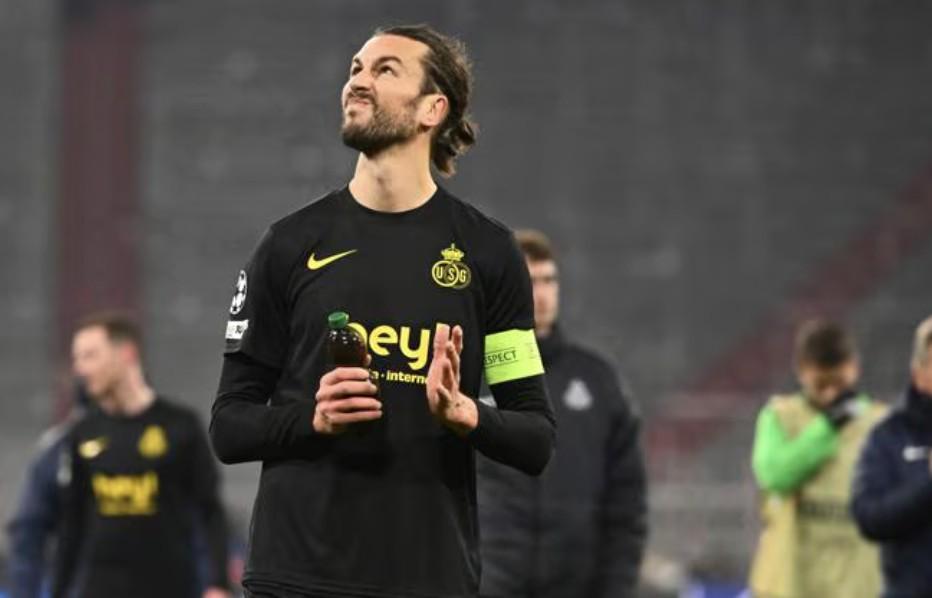 开云电竞苹果版-圣吉罗斯联合队长：上半场我们表现很好，没有给拜仁太多机会